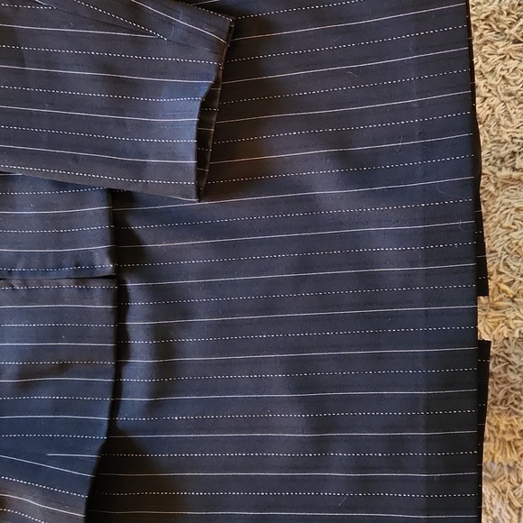 Simon Chang 2 piece skirt and jacket beautifully detailed pin stripe suit black - Picture 2 of 3